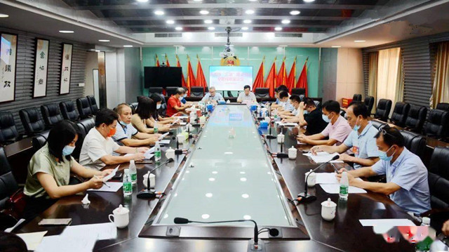 電白區(qū)政協(xié)委員調(diào)研圖書館、綜合檔案館和規(guī)劃展覽館設(shè)計(jì)建設(shè)情況