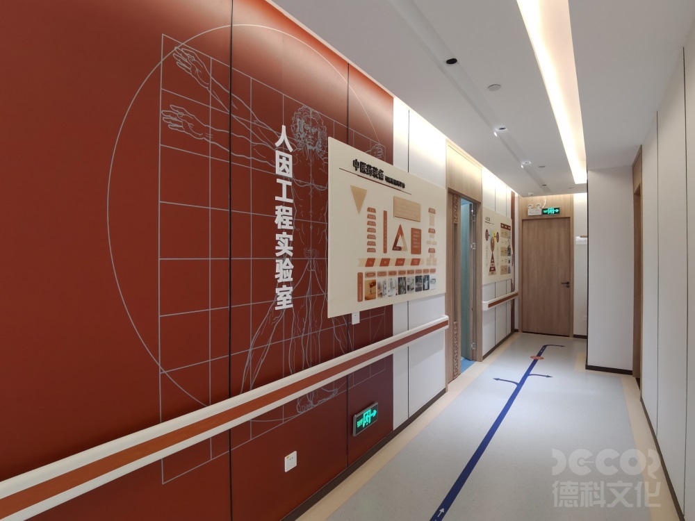 如何利用展覽館設計來展示不同地域和文化背景的藝術和手工藝品