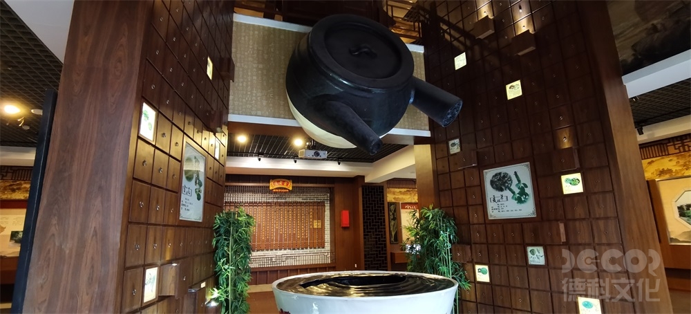 博物館裝修如何利用展示柜和展示架來保護(hù)和展示展品？