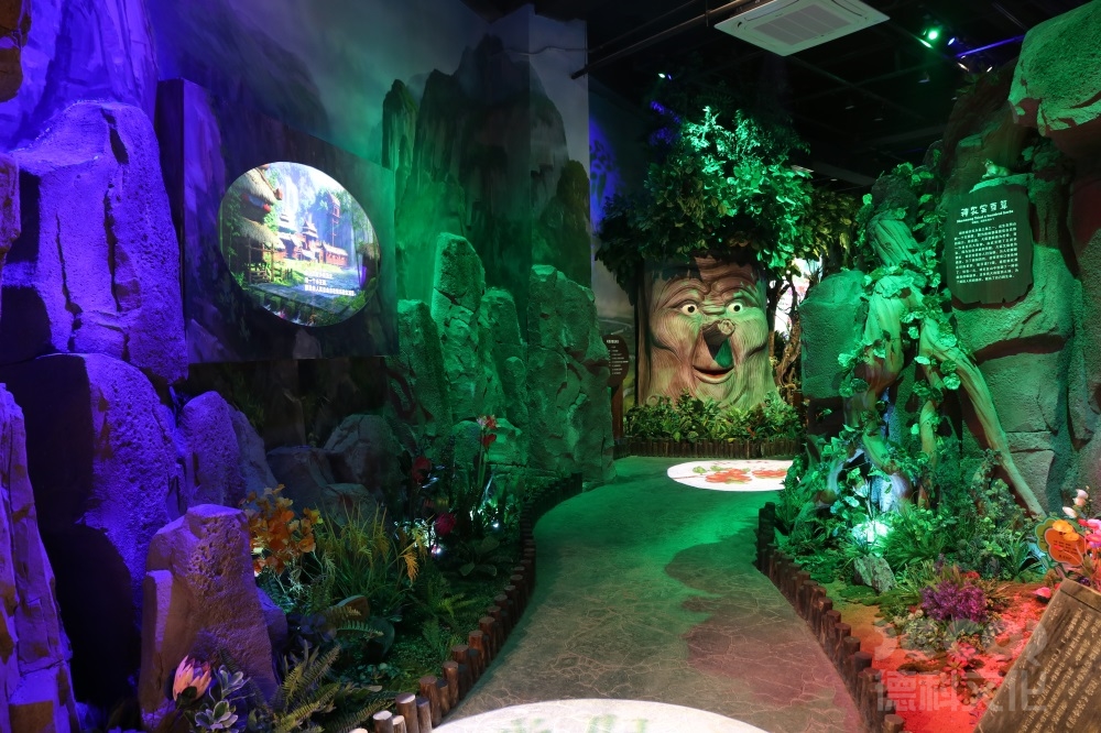 自然展館裝修的安全出口和疏散通道應(yīng)如何設(shè)置？